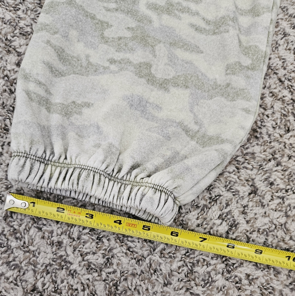 Gilded Intent Camo Cargo Joggers NWOT - Picture 10 of 16